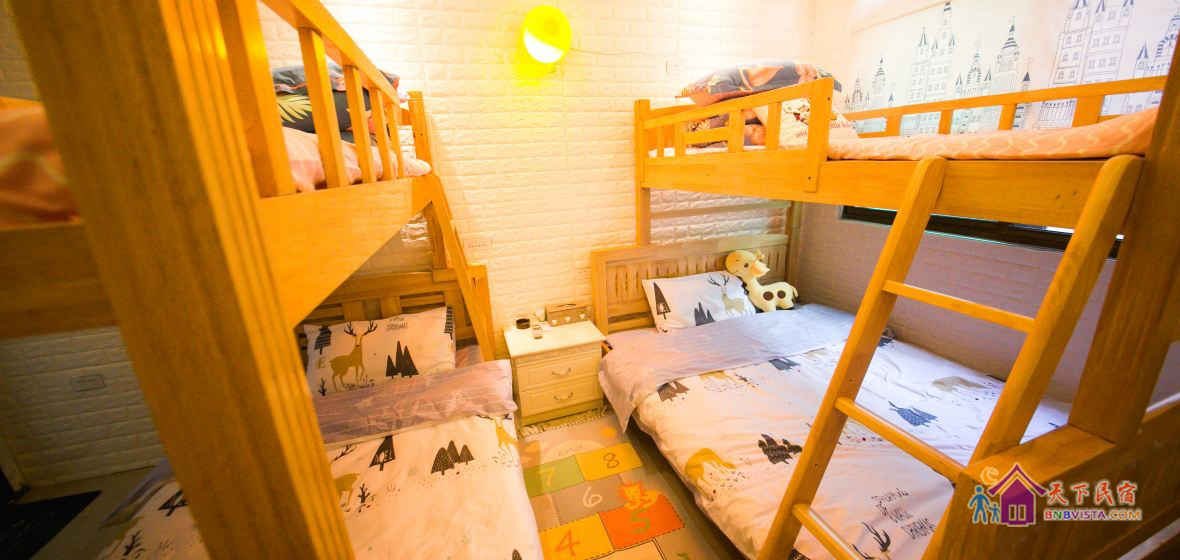 温馨亲子房