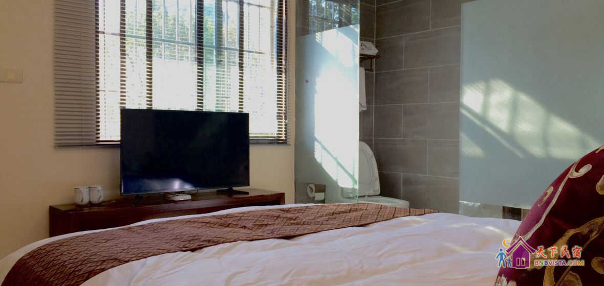 江景阳台大床房202