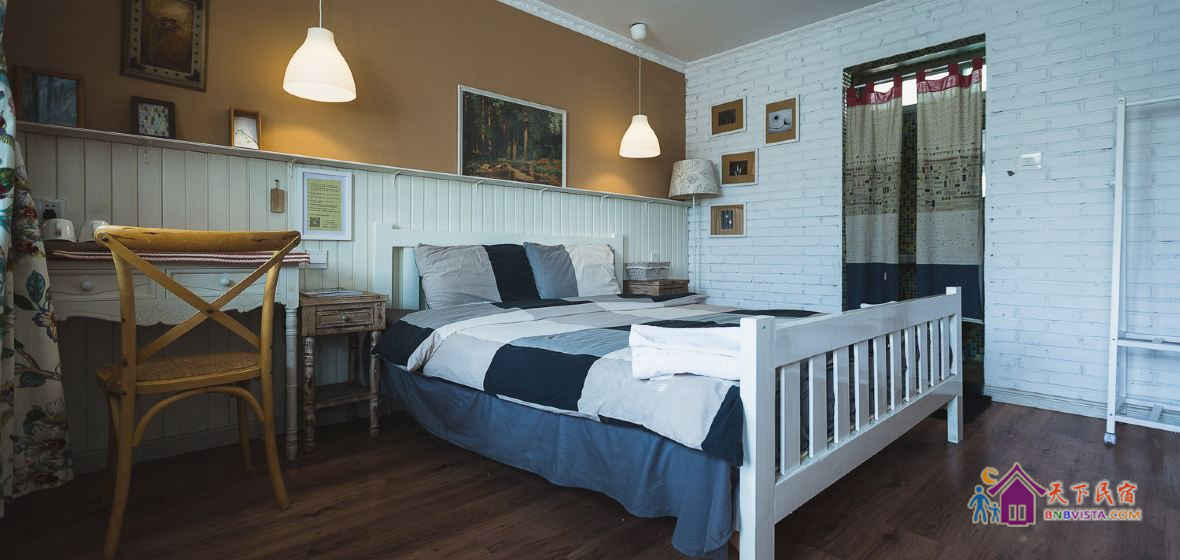 特色主题大床房(咖啡色)