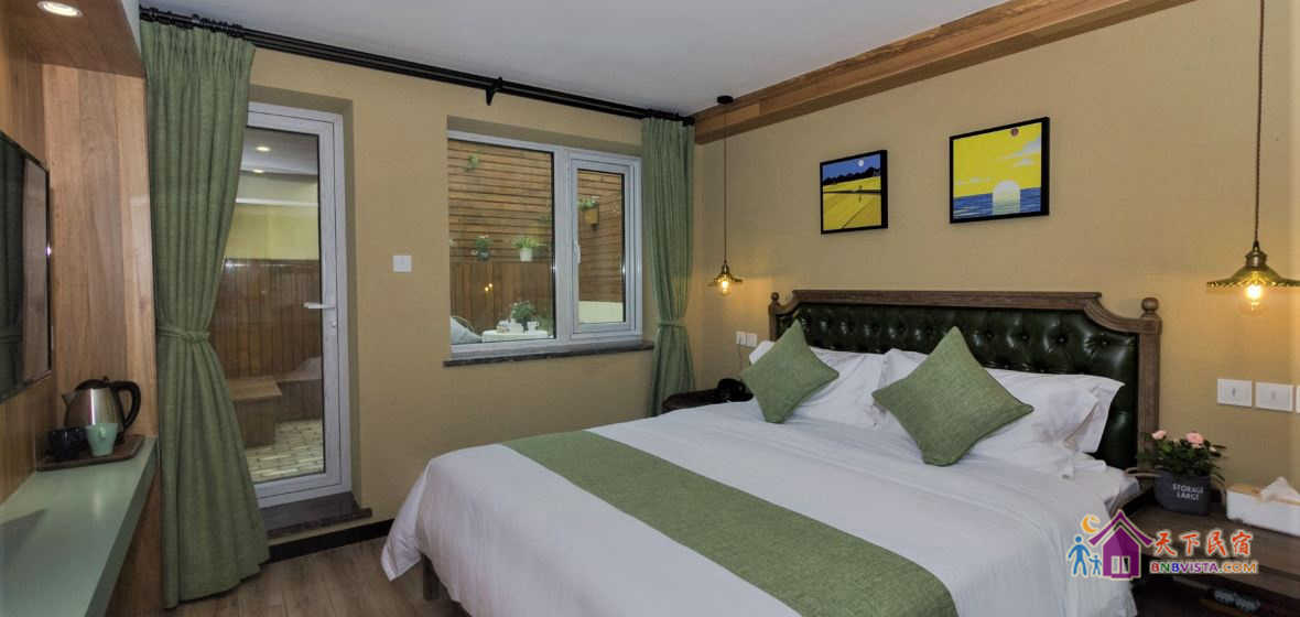 私人园景大床房