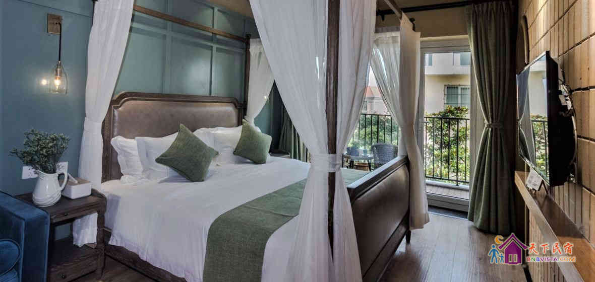 榻榻米阳台大床房