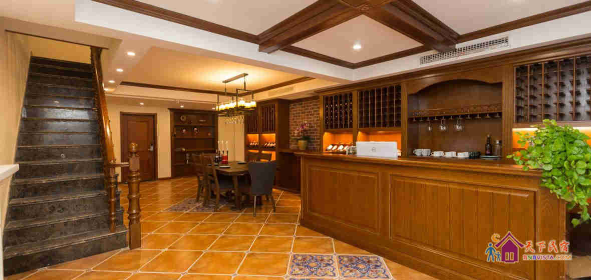 青岛故事一楼四卧室