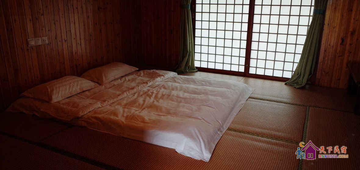 榻榻米一室榻榻米房