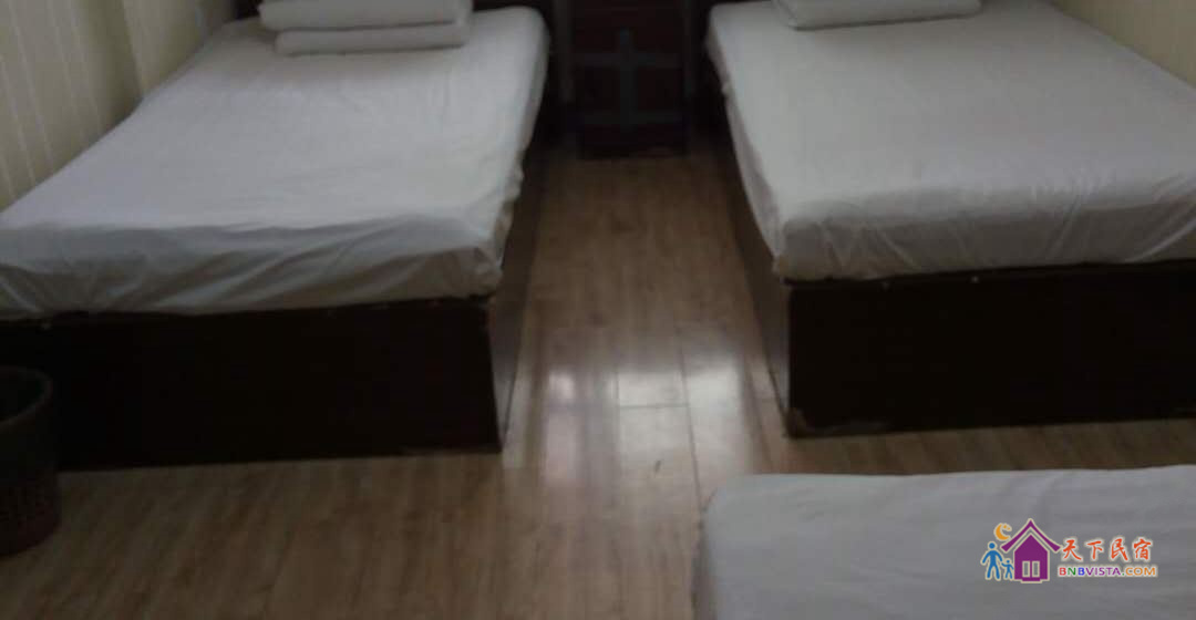 三床空调房(公共卫浴)