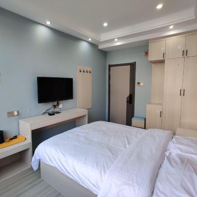 普通大床房(公共卫生间)