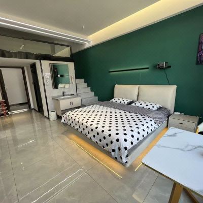 轻奢高清投影loft双大床房