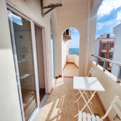 阳台可看海大床房