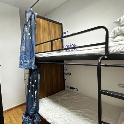 悦享男生四人间