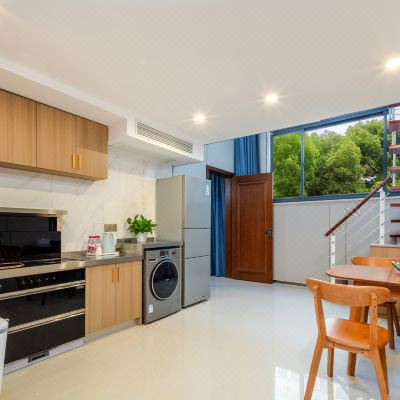 豪华二室二厅二卫Loft套房