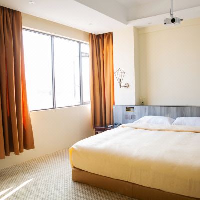 豪华情侣大床房