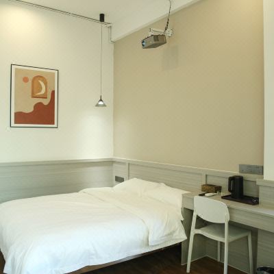 温馨投影大床房