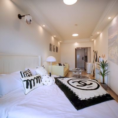 小香儿风主题大床房（投影仪+洗衣机+冰箱）