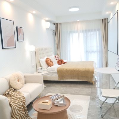 轻奢大床房（投影仪+冰箱+洗衣机）