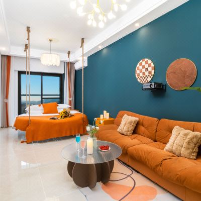 网红蜜月摇摇圆形大床房（巨幕投影）