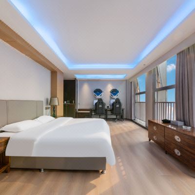 万兆·至臻全景高配投影电竞大床房[RTX3090+32G+2K+240HZ]+180°景观