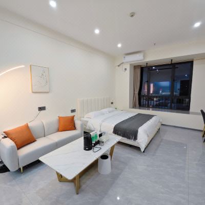 豪华大床房(有冰箱洗衣机)