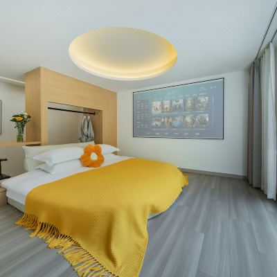 未夜·栖溪浴缸圆床房-幕布投影+智能门锁+乳胶床垫+直饮机