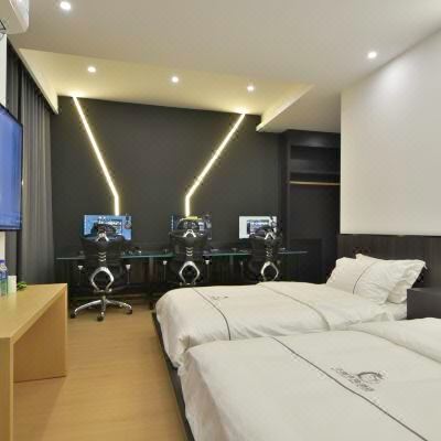 专业电竞三人房