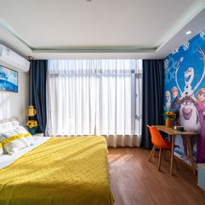 落地窗滑梯家庭房