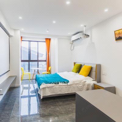 晴天投影大床房