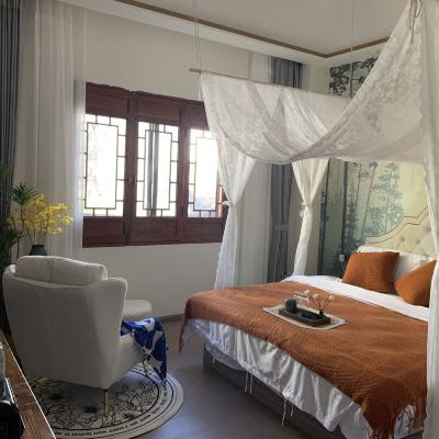 月亮湾精品大床房201