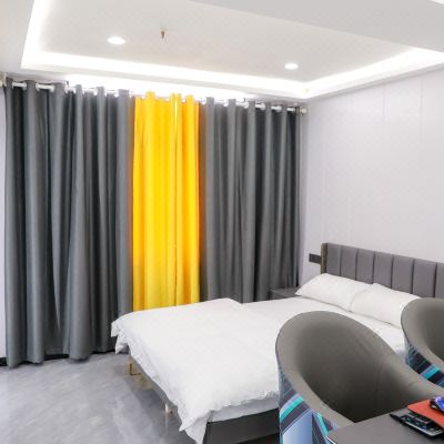 双机大床影视房