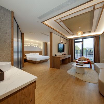 豪华大床套房(智能客房+好睡眠记忆床垫）