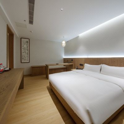 精品大床房(智能客房+好睡眠斯林百兰记忆床垫+空气净化器）