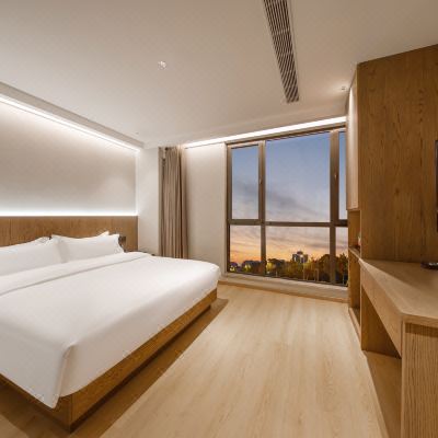 舒适大床房(智能客房+好睡眠斯林百兰记忆床垫+空气净化器）