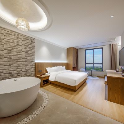 豪华大床房(智能客房+好睡眠斯林百兰记忆床垫+空气净化器）