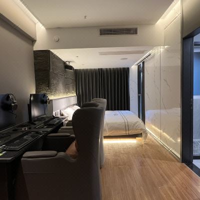 电竞投影温馨大床房（全屋智能系统）