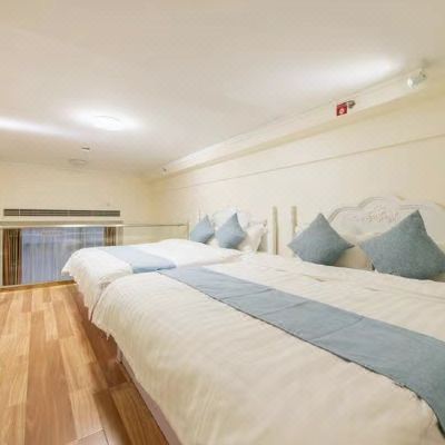 LOFT投影优选六人套房