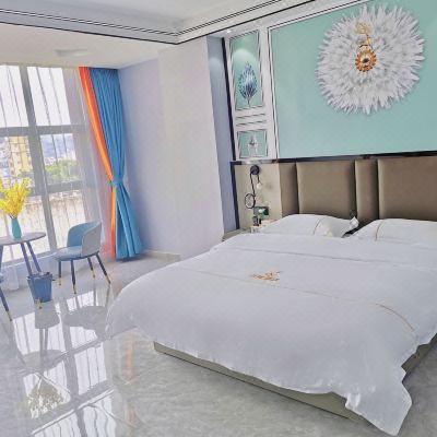 轻奢雅致大床房