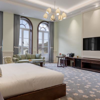 今朝丨豪华阳台大床房