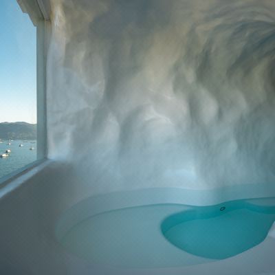 K栋·侧海景泡池阳台大床房K305