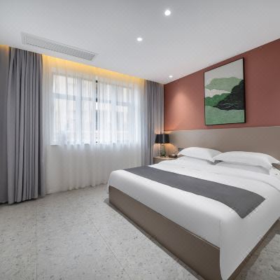 园景温馨大床房（日光浴场）