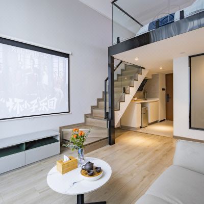 甄选复式影院大床房（梦百合零压床垫+投影+小冰箱）