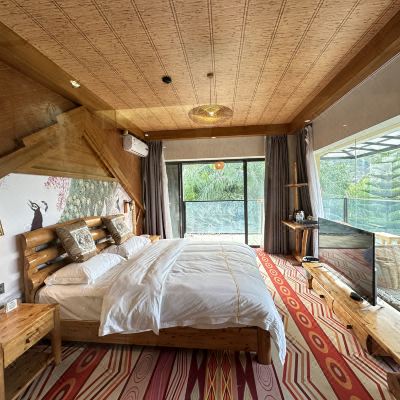 观景大床房（特色温泉+泳池冲浪）