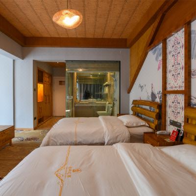 豪华双人景观房（特色温泉+泳池冲浪）