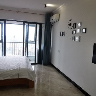 高层豪华商务大床房