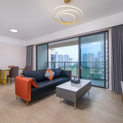 大阳台二室一厅套房