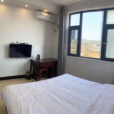 标准大床房[免费停车+赠送矿泉水]