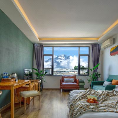 雪山醒来·精品观景大床房