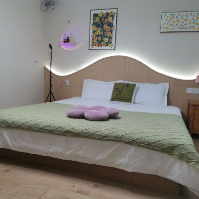 轻奢投影大床房