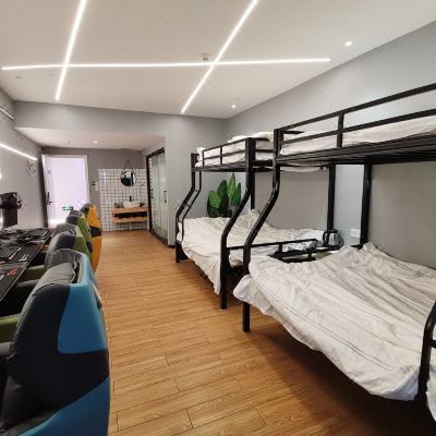 高配四黑电竞房