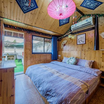 休闲舒适阳台大床房