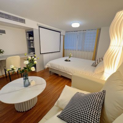 曲院风荷·乐享影院大床房[冰箱+洗衣机+投影]