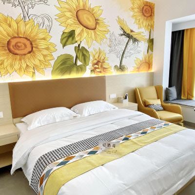 精品阳光大床房