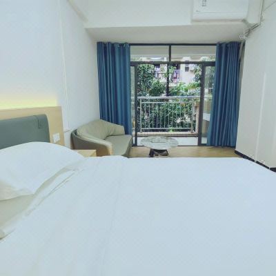 轻居丨标准大床房