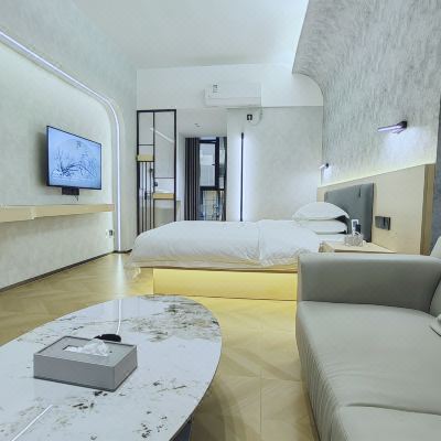 逸居丨豪华大床房